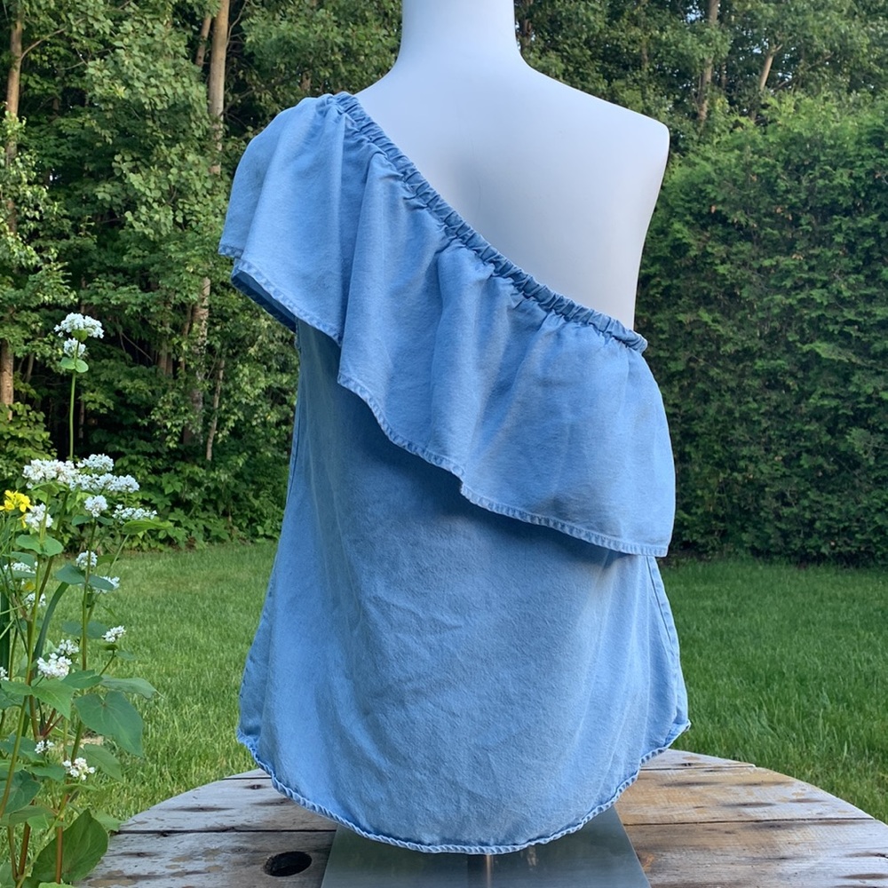 7 For All Mankind | One-Shoulder Ruffled Denim Top - Picture 4 of 6